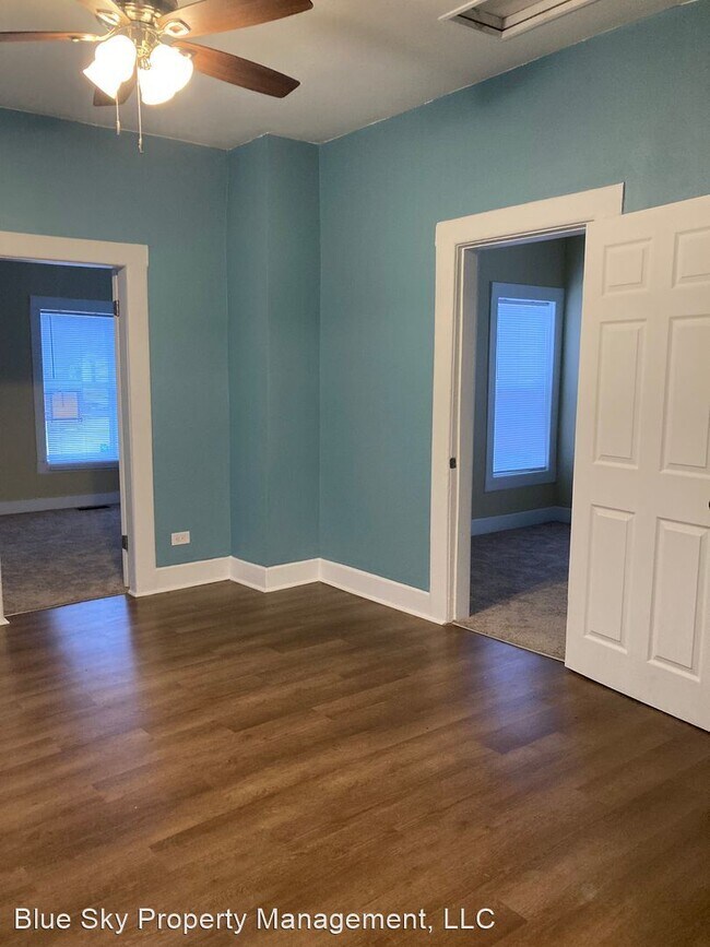Building Photo - 3 br, 1 bath House - 2224 W. Memorial Dr.