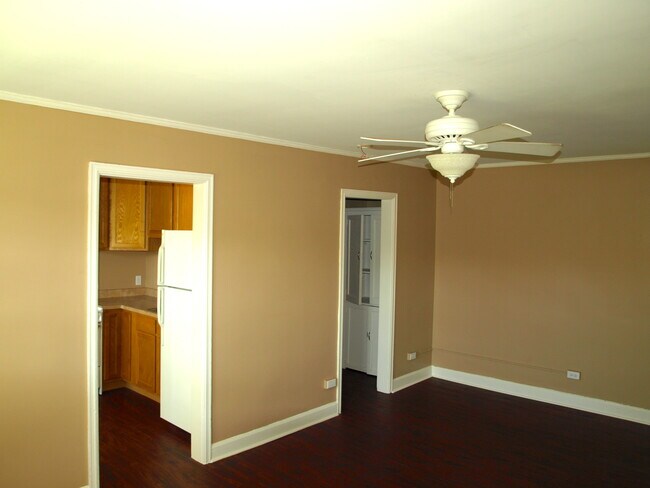 Main Room - 1530 N Downing St