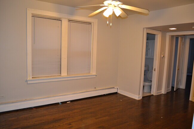 Foto del edificio - 2948 W Nelson St