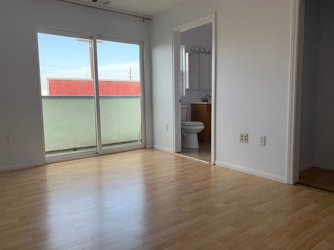 Photo - York Apartments