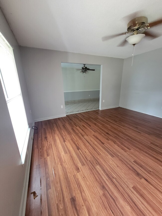 Foto del edificio - 318 W Whatley St