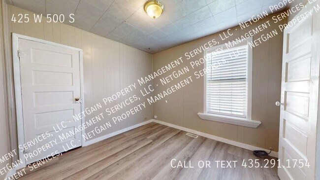 Building Photo - 2 Bedroom Milford Home