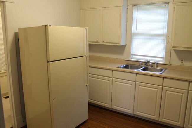 Cocina - 707 W Main St