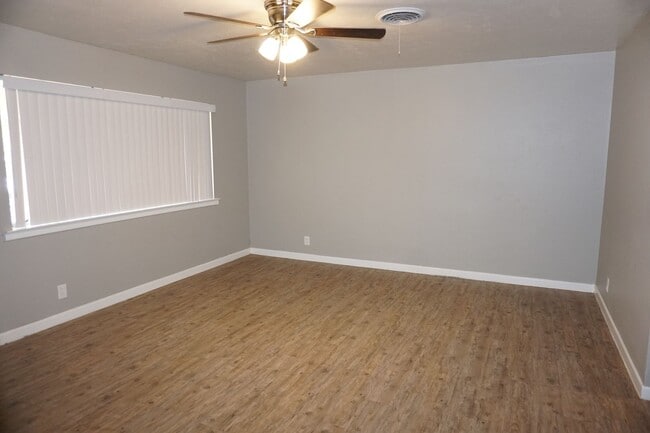 Building Photo - Beautiful Home In Shallowater School Distr...