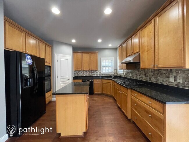 Building Photo - 5966 Princeton Run Trail