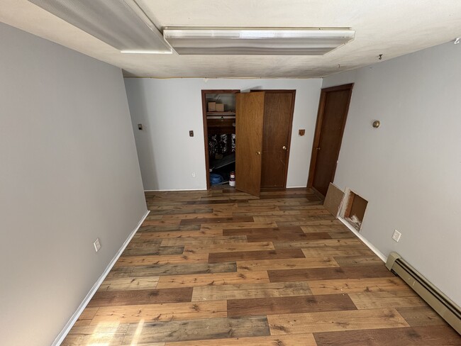 Building Photo - 192 Woodland Dr