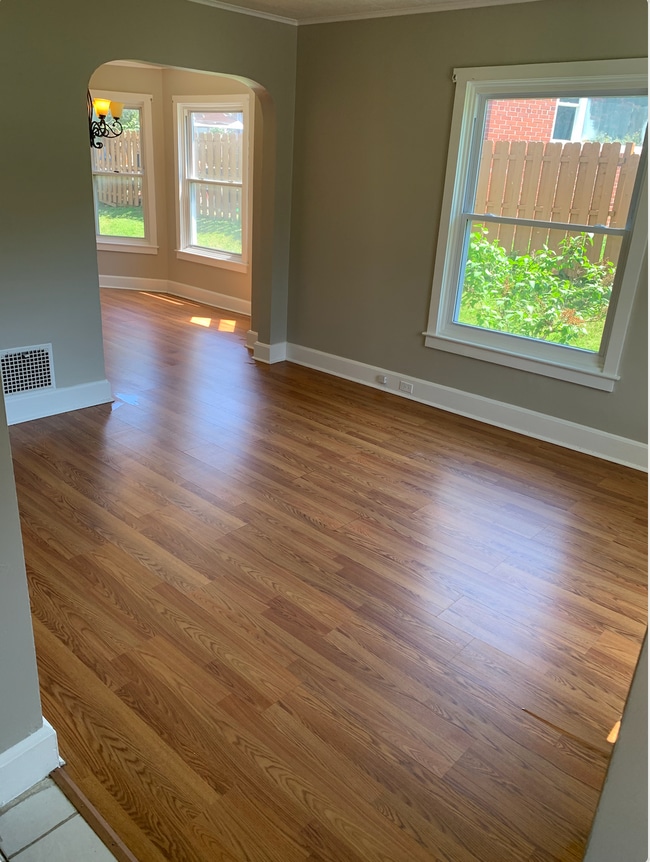 Living room - 1405 Perry St
