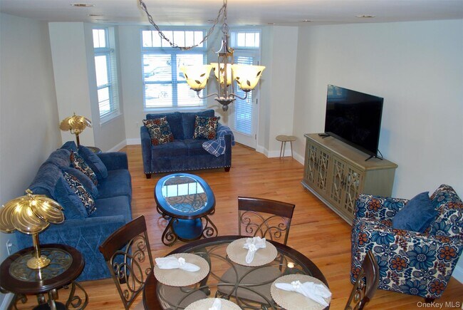 Foto del edificio - 3106 Leeward Dr