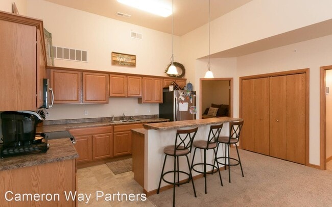 Building Photo - 1680 Lincoln Dr