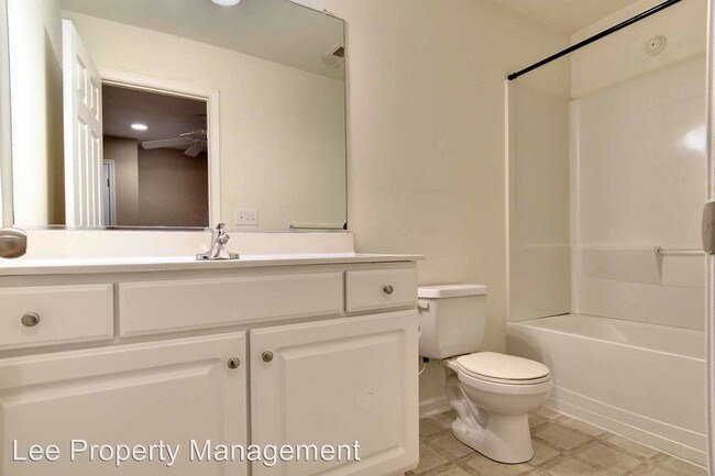 Building Photo - 4 br, 3.5 bath House - 615 Jessica Circle