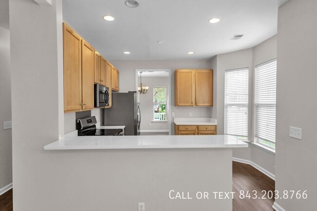 Building Photo - 1868 Hubbell Dr