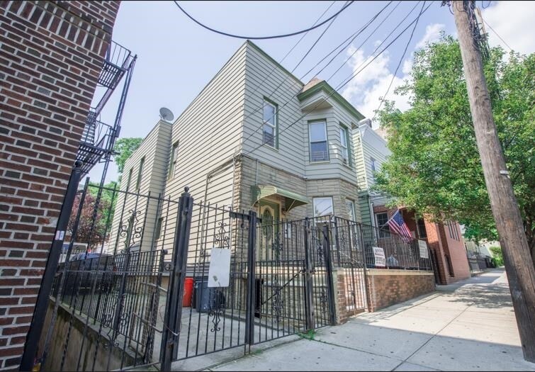 409 18th St Unit 1, Union City, NJ 07087 Condo for Rent in Union City