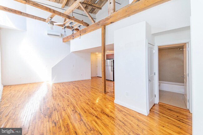 Building Photo - 4 Leverington Ave