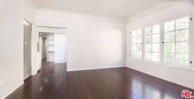 Foto del edificio - 753 N Croft Ave