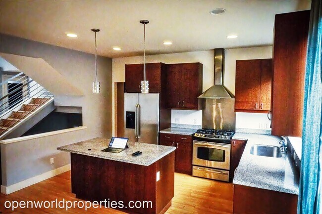 Building Photo - 3 br, 2.5 bath House - 3415 Haven Street