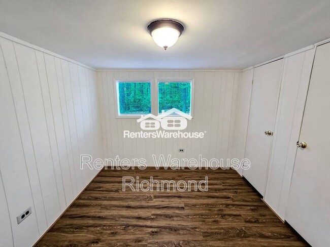 Foto del edificio - 2430 George's Rd