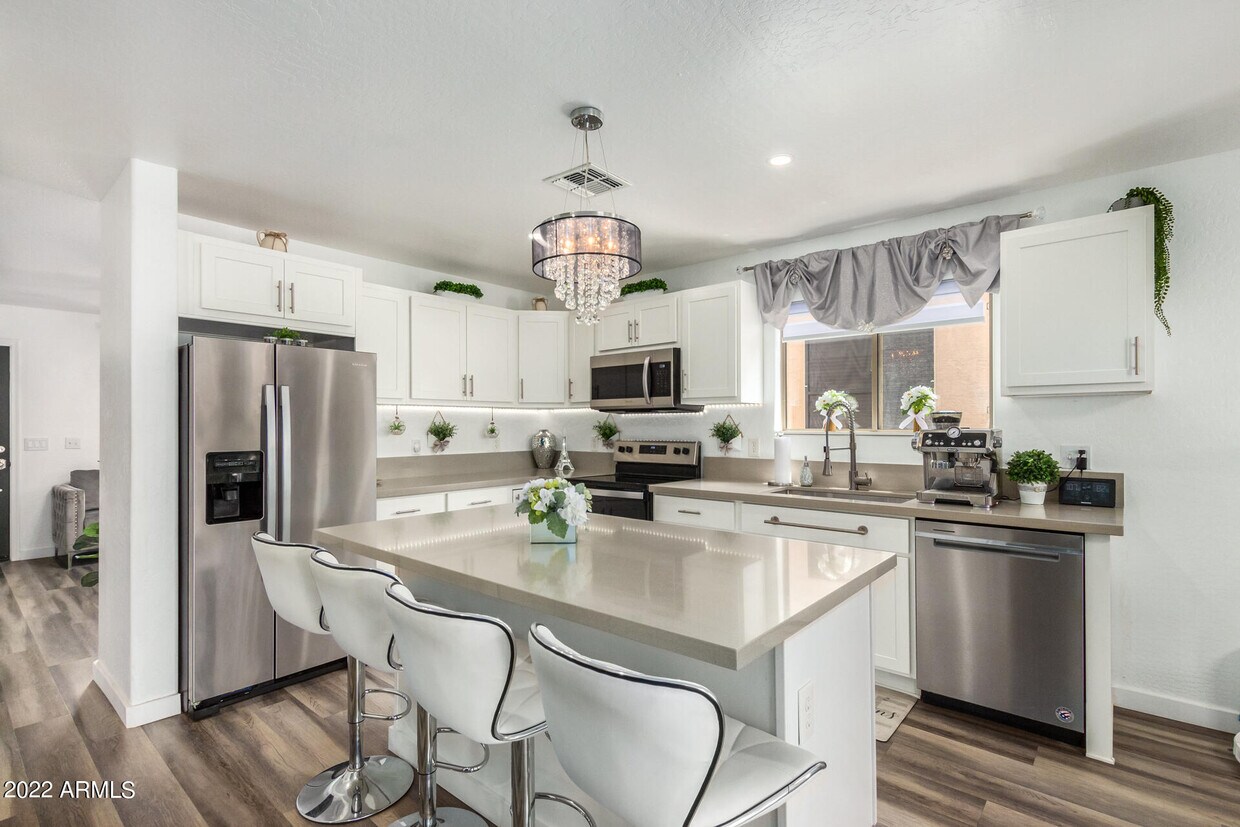 30124 N Sunray Dr San Tan Valley, AZ 85143 Alquileres en San Tan