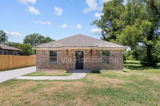 Building Photo - 1515 Trice Ave