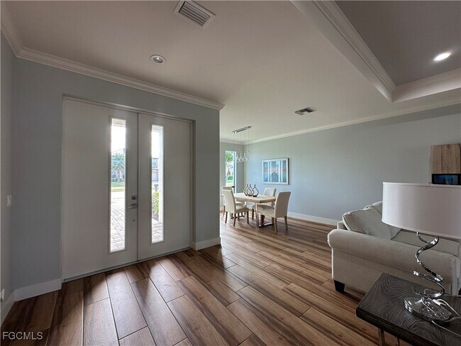 Building Photo - 4402 Chiquita Blvd S