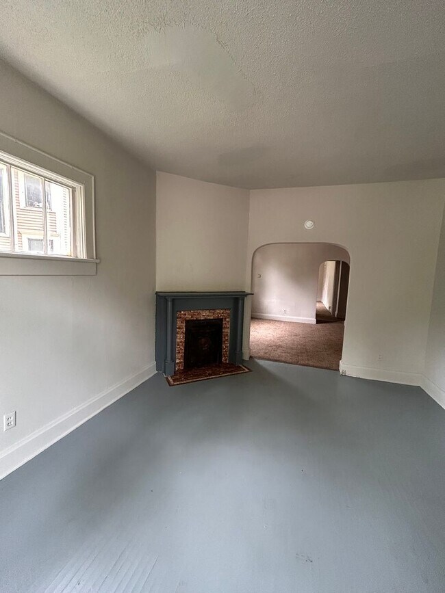 Building Photo - 308 W Creighton Ave
