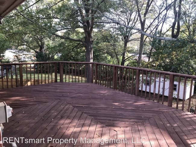 Building Photo - 4 br, 1 bath House - 724 Turner Road