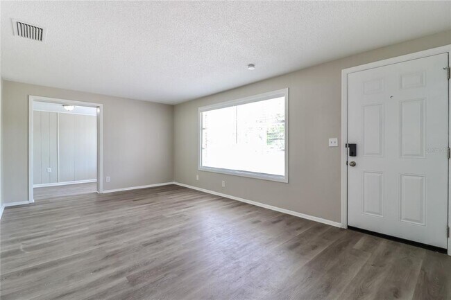 Foto del edificio - 3914 Deleuil Ave