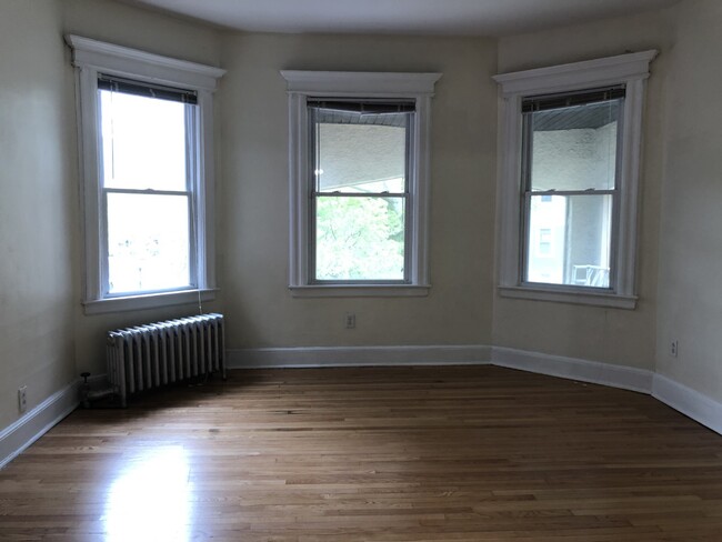 Foto del edificio - 193 Hillside Ave