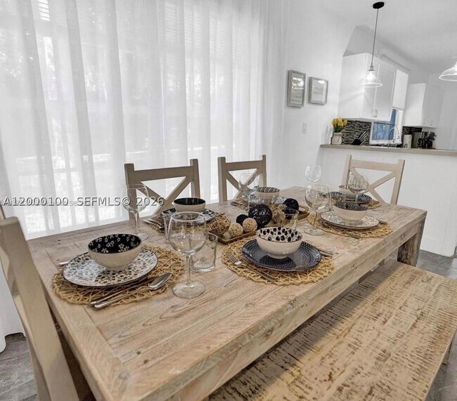 Foto del edificio - 2501 NE 181st St