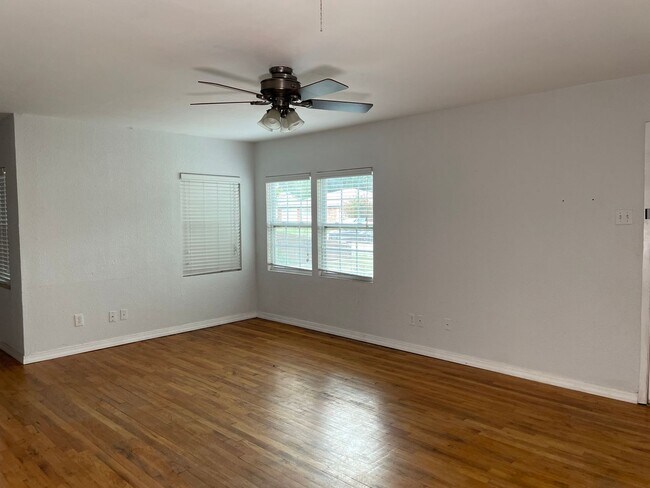 Building Photo - SHORT-TERM LEASE AVAILABLE THROUGH 6/30/24