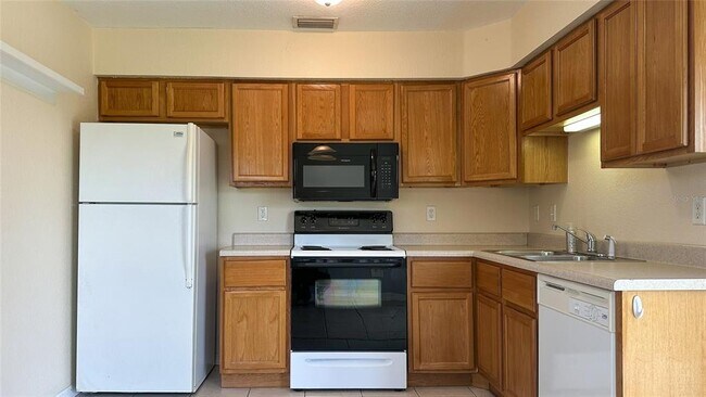 Foto del edificio - 6944 Rosemont Dr