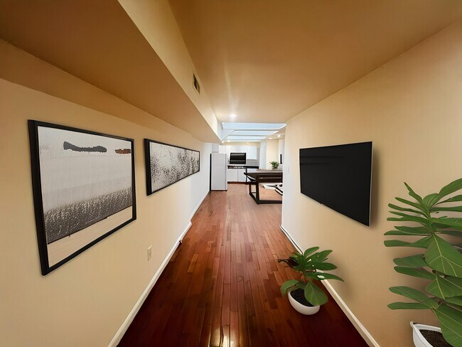 Building Photo - 1140 S Clifton St