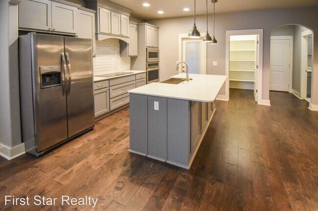 Building Photo - 3 br, 2.5 bath House - 536 N Salem Rd