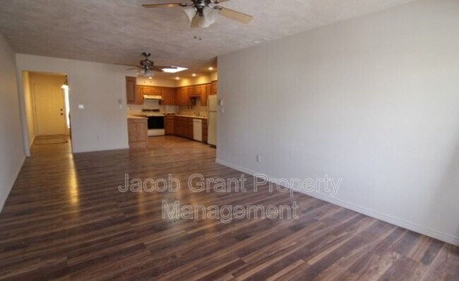 Building Photo - 2388 Henryanna Ave