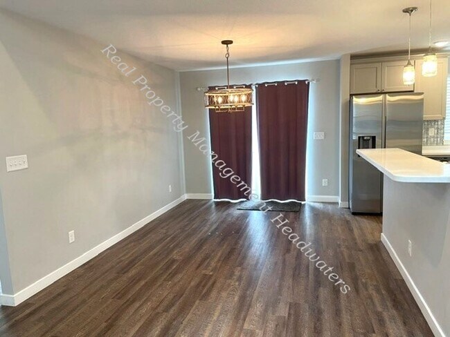Foto del edificio - 3 Bedroom 2 Bath House For Rent