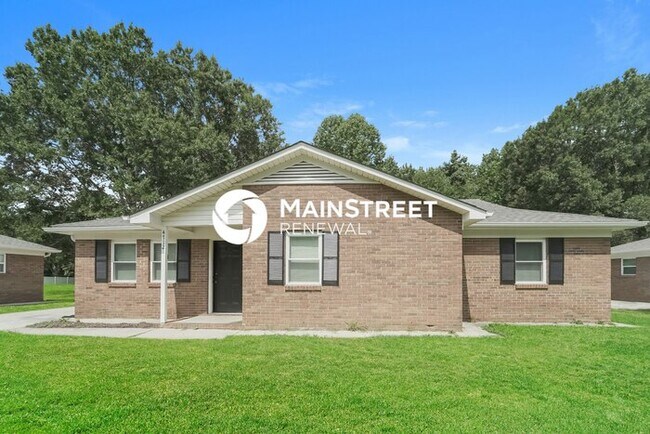 Foto del edificio - 3 Bedroom Pet-Friendly Home in Charlotte, NC with Main Street Renewal