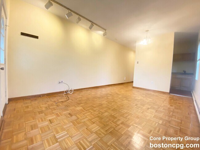 Building Photo - 404 Meridian St