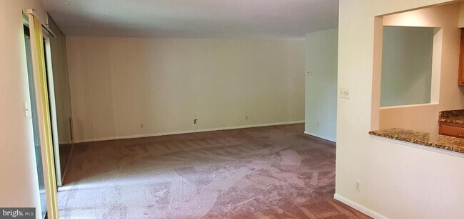 Building Photo - 4002 Society Dr