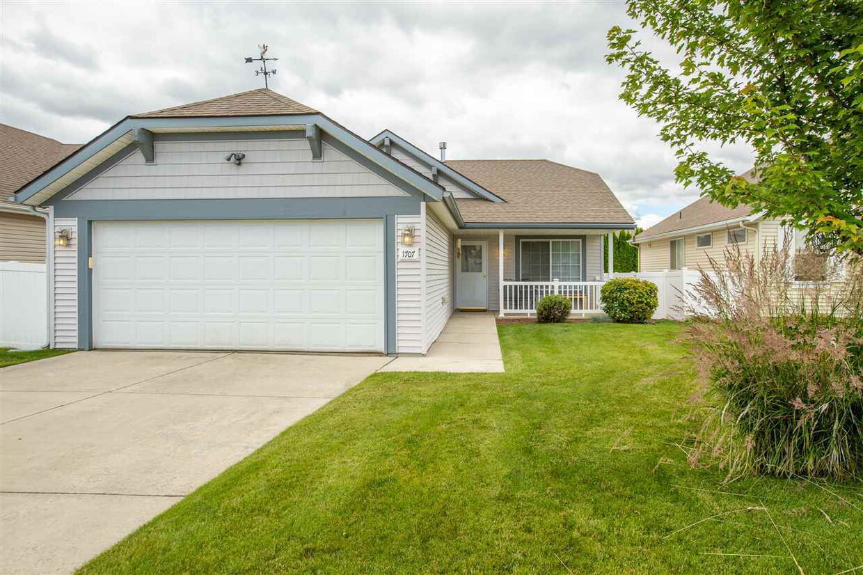 Primary Photo - 3 bed 2 bath Five Mile Prairie home