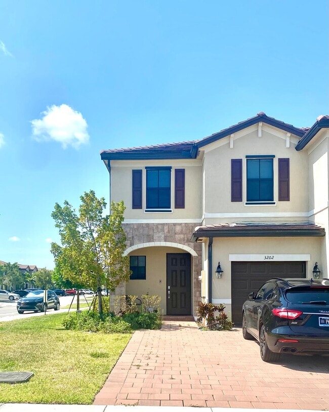 Photo - 3202 W 108th St Townhome