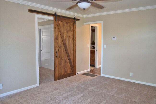 Building Photo - 15900B Matilija Dr