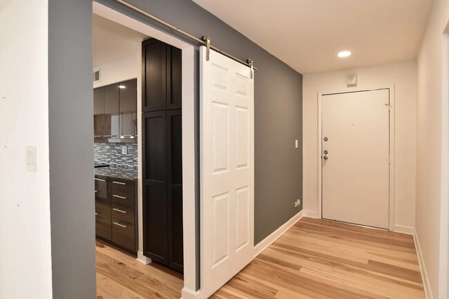 Foto del edificio - 601 W Huntington Commons Rd