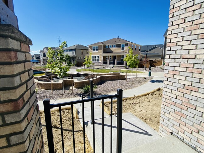 Building Photo - 438 Courtfield Way