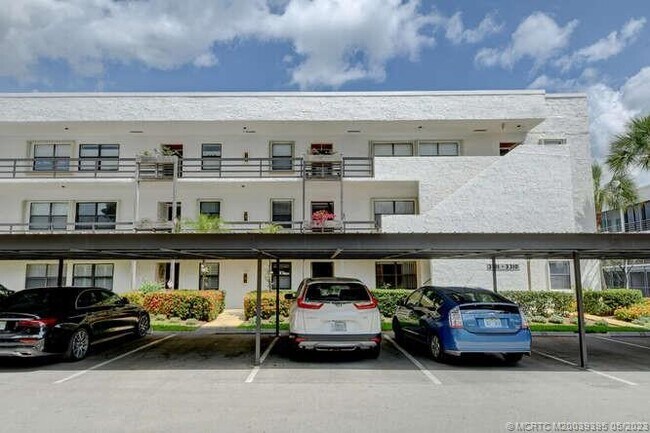 Foto del edificio - 1950 SW Palm City Rd