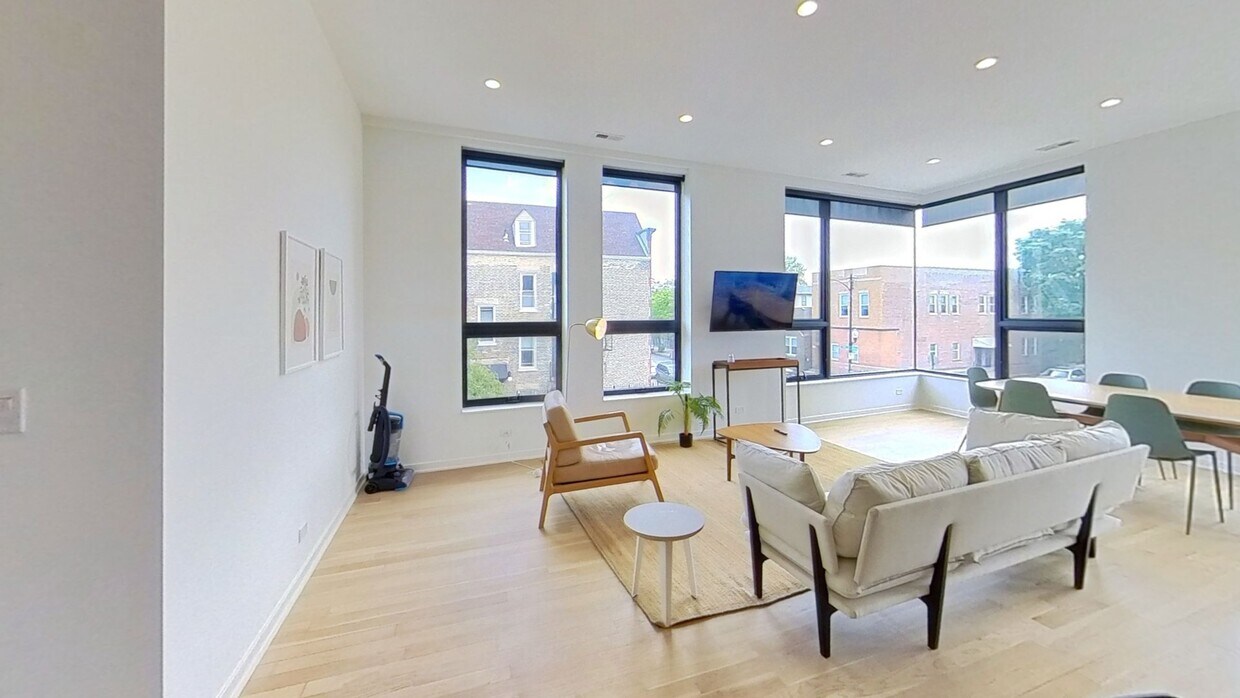 Photo - Private bedroom in 4 bed/3 bath Home
