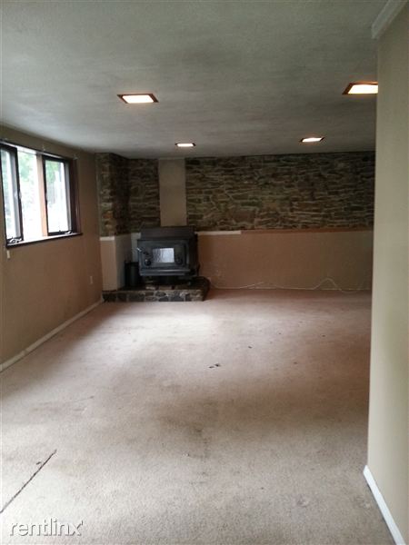 Building Photo - 395 Camp Rock Hill Rd