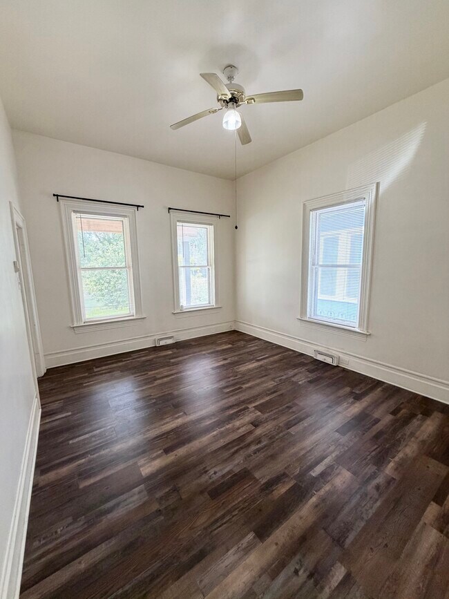 Living Room - 1035 S 800 E
