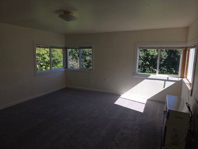 Foto del edificio - Charming Home in Convenient Northcrest Neighborhood –1804Northcrest Dr, Crescent City, CA