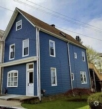 Building Photo - 70 Main St