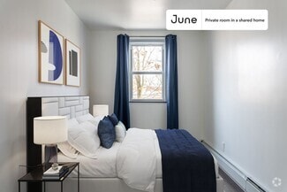 Building Photo - Private bedroom in 4 bed/2 bath Home