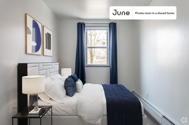 Building Photo - Private bedroom in 4 bed/2 bath Home